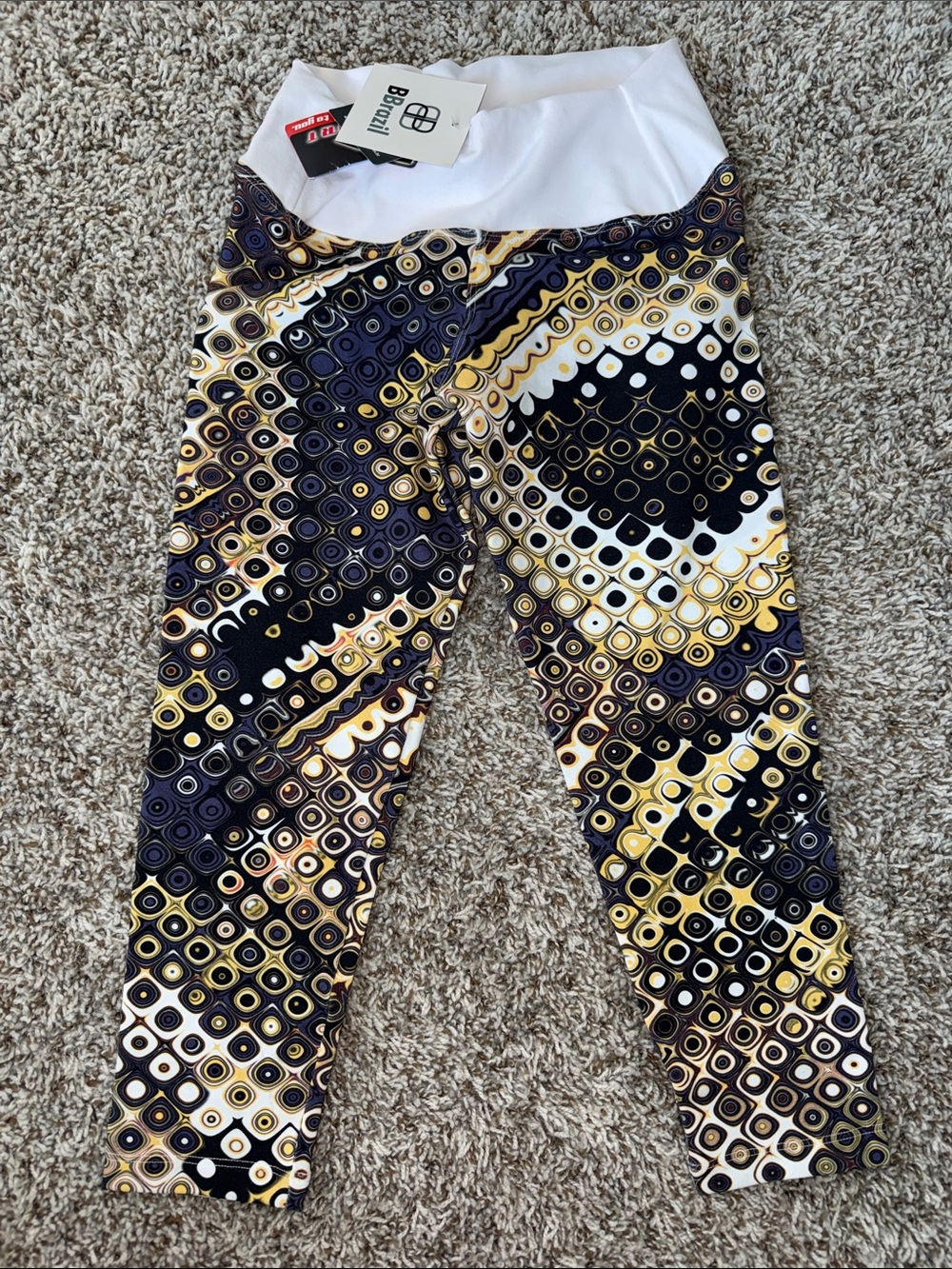 High-Waist Geometric Print Leggings in Black, White & Gold -